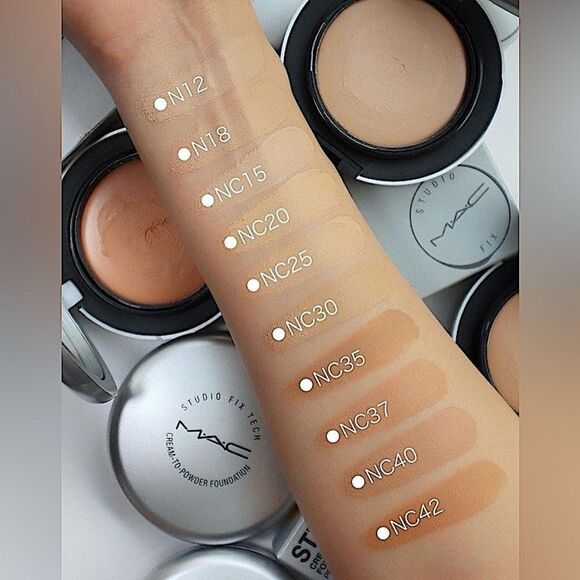 MAC Cosmetics • Studio Fix Tech • Cream-to-Powder Foundation C4.5 - Picture 3 of 10